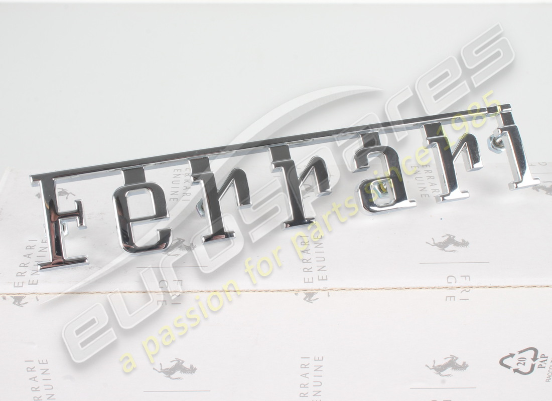nouveau ferrari badge chromé droit. numéro de pièce 266499 (3)