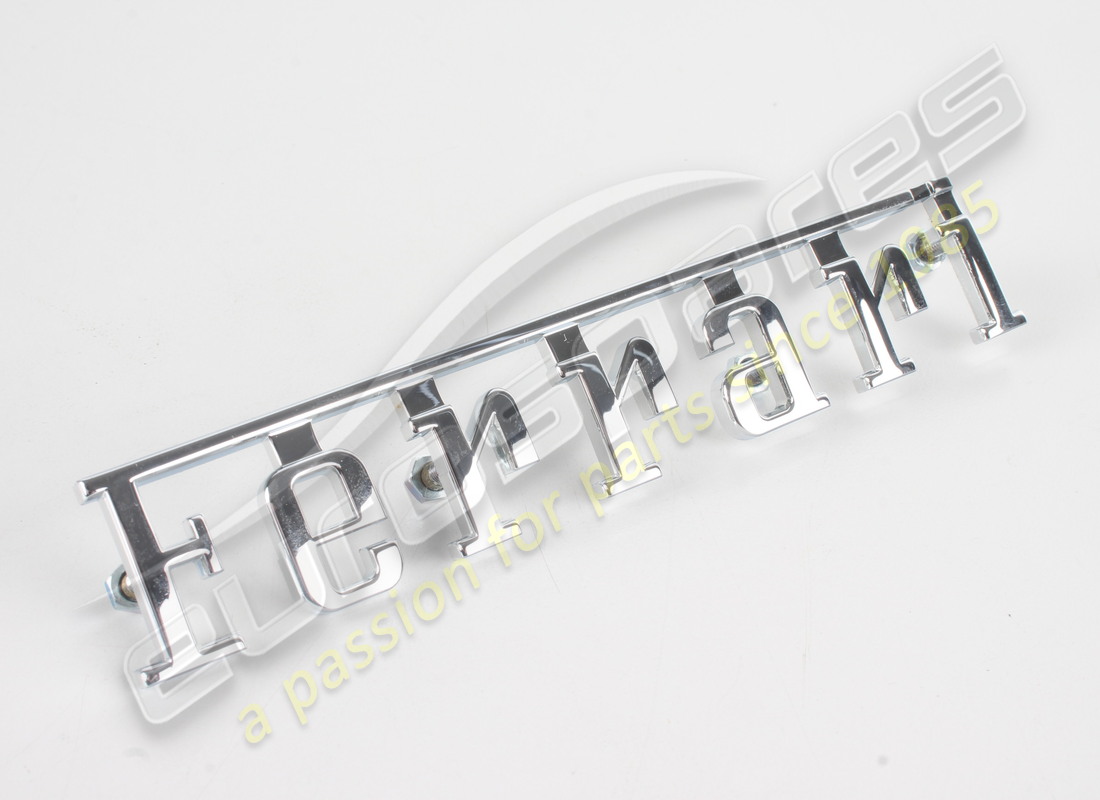 nouveau ferrari badge chromé droit. numéro de pièce 266499 (1)