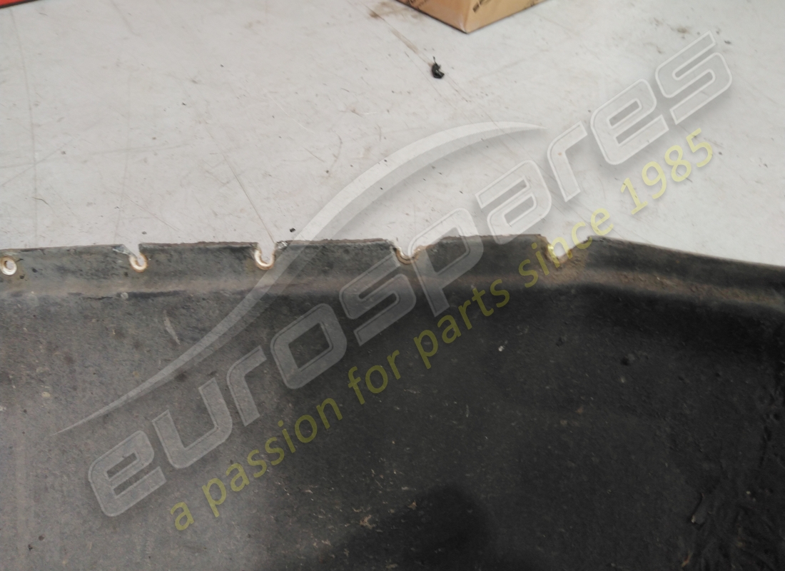 timonerie de ferrari endommagée. numéro de pièce 64040900 (2)