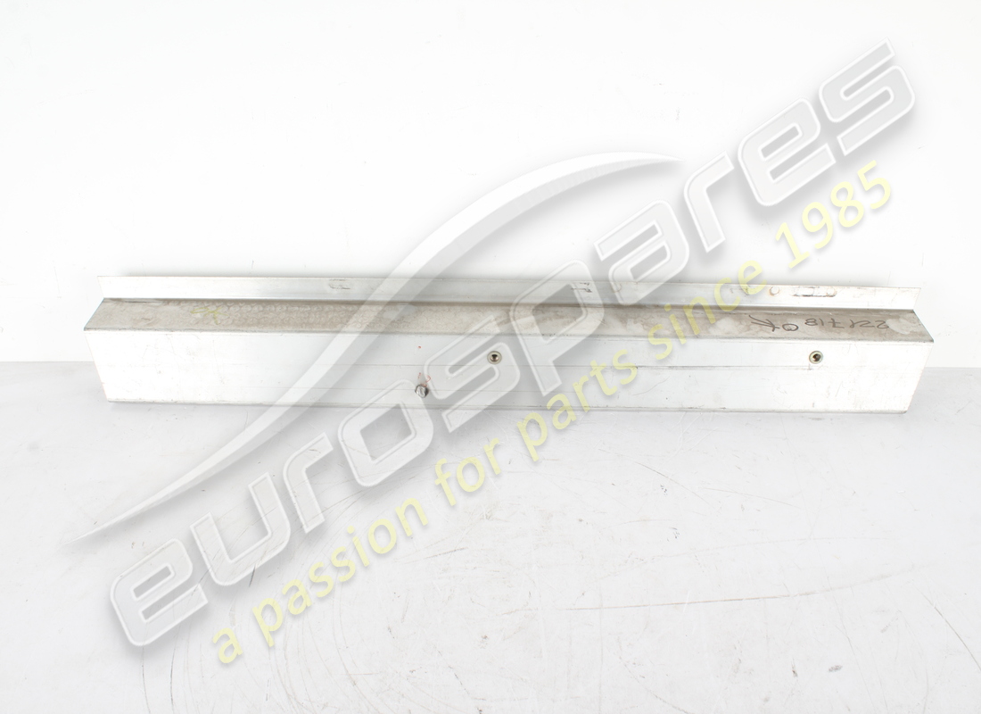 nouveau ferrari support transversal de liaison de coulée. numéro de pièce 985221718 (1)
