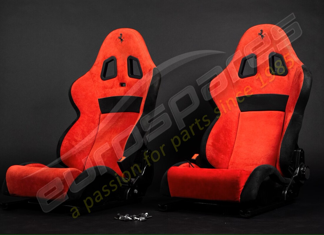 Ferrari PAIRE DE 360 SIÈGES CS D'OCCASION. NUMÉRO DE PIÈCE EAP1553128 (1)