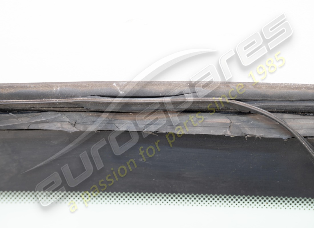 UTILISÉ MASERATI FENÊTRE ARRIÈRE. NUMÉRO DE PIÈCE 387700600 (5) utilisé maserati fenêtre arrière. numéro de pièce 387700600 (5)