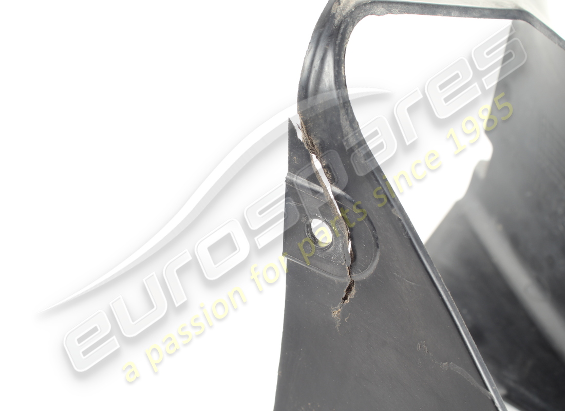 conduit d'air droit endommagé ferrari, pièce fixe. numéro de pièce 84092900 (3)