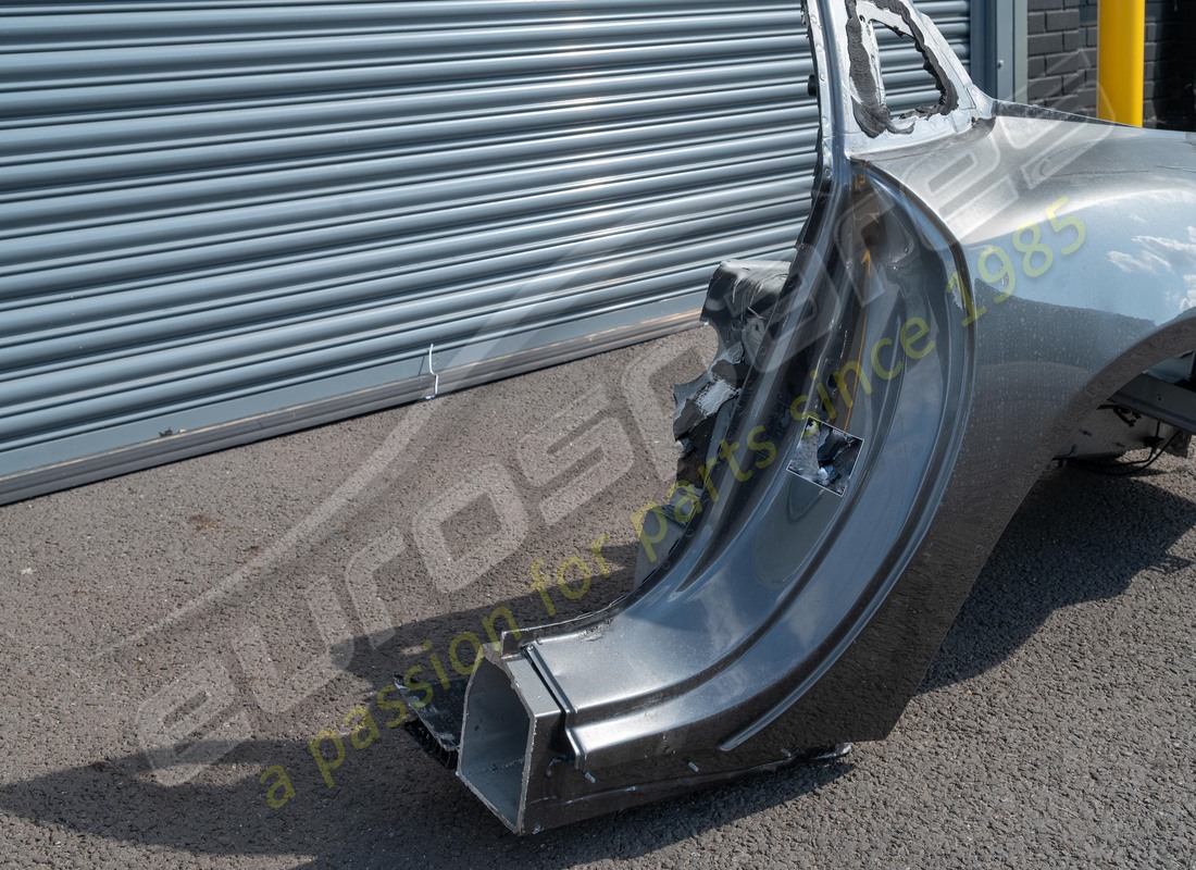 aileron arrière gauche et support de châssis d'occasion eurospares. numéro de pièce eap1563095 (4)