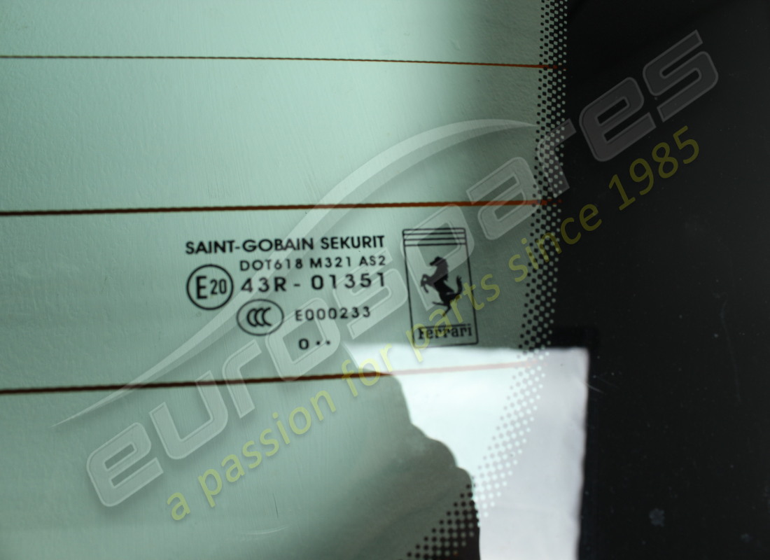 écran arrière utilisé ferrari. numéro de pièce 770316 (2)