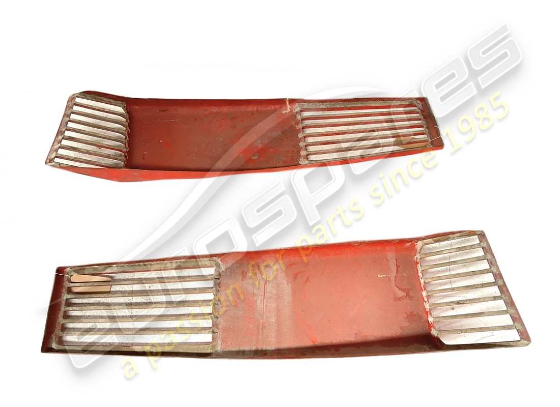 NOUVELLE EUROSPARES LAMBORGHINI COUNTACH 25TH PRISE D'AIR ARRIÈRE DROITE ET LH (MODIFIÉE). NUMÉRO DE PIÈCE EAP1447569 (3) nouvelle eurospares lamborghini countach 25th prise d'air arrière droite et lh (modifiée). numéro de pièce eap1447569 (3)