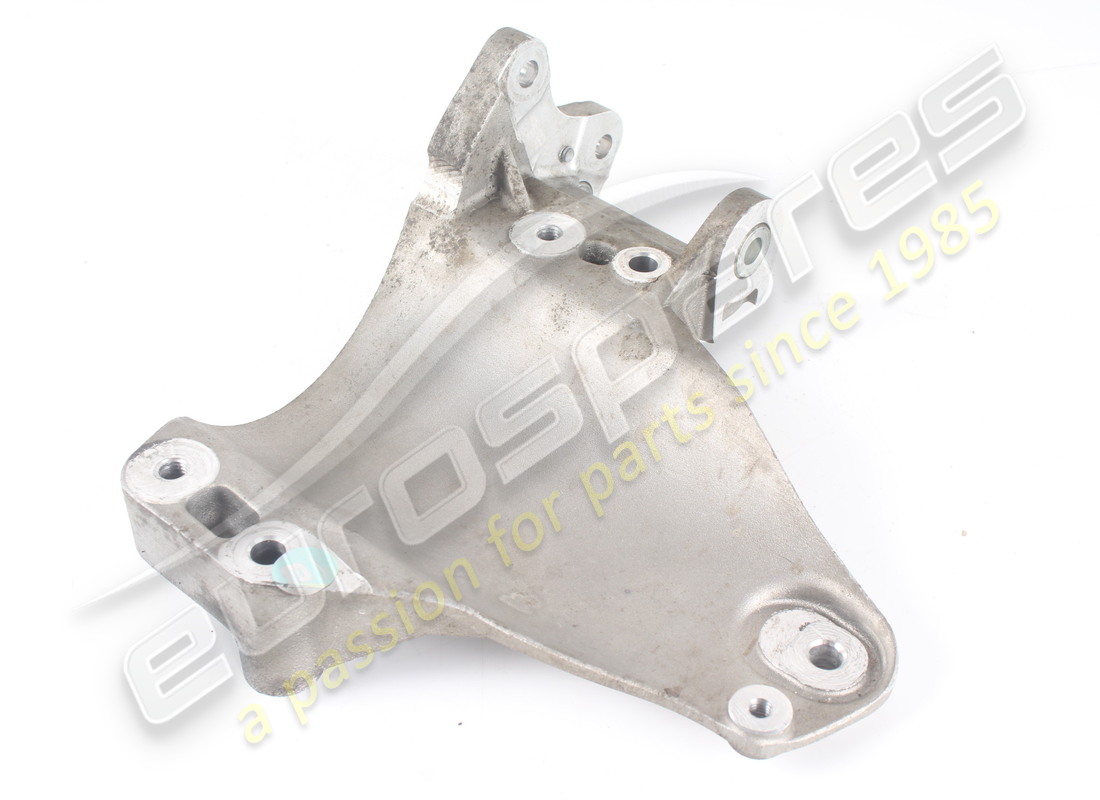 UTILISÉ LE SUPPORT FERRARI. NUMÉRO DE PIÈCE 325656 (3) utilisé le support ferrari. numéro de pièce 325656 (3)