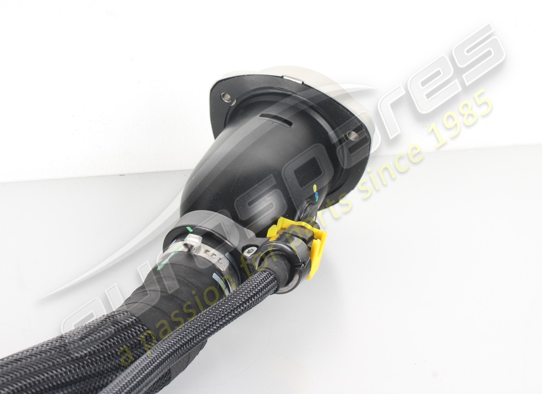 nouveau goulotte de remplissage de carburant ferrari. numéro de pièce 311156 (3)