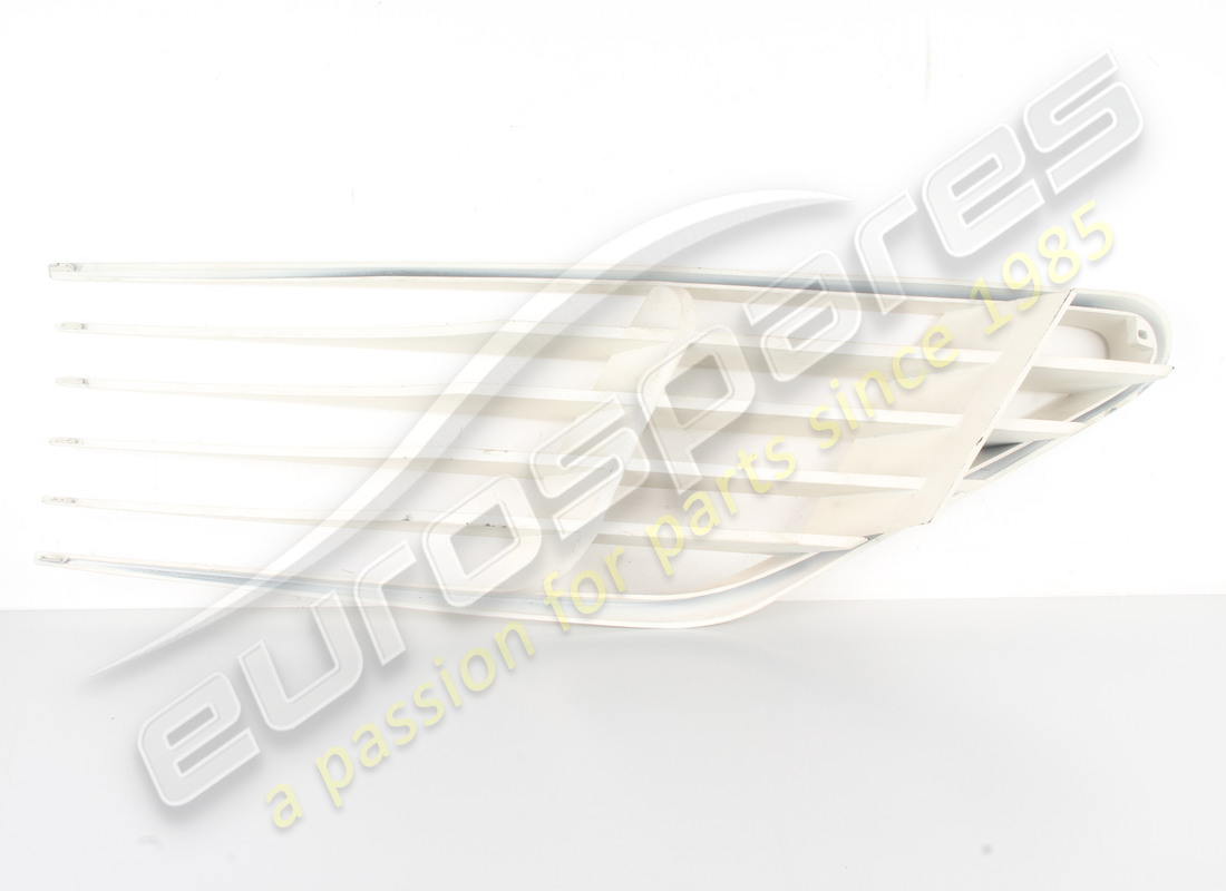 nouvelle grille d'admission latérale droite ferrari (plastique). référence 60671200 (5)