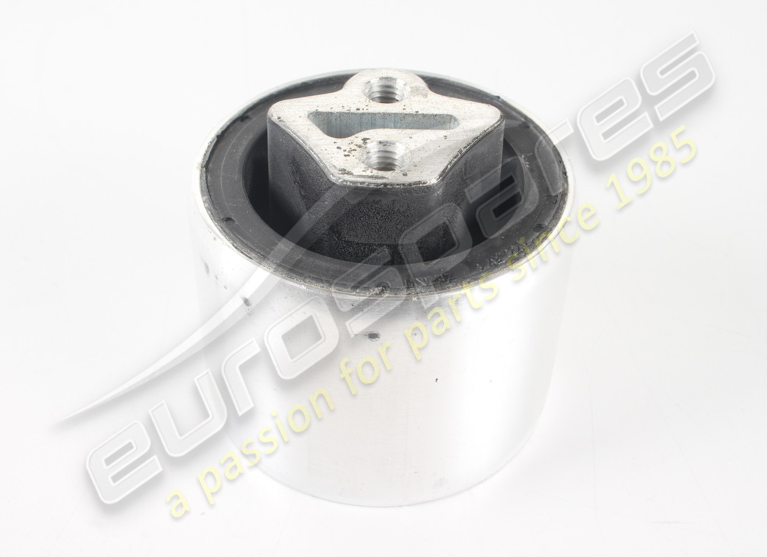 nouveau support de boîte de vitesses porsche. numéro de pièce 95837505710 (1)