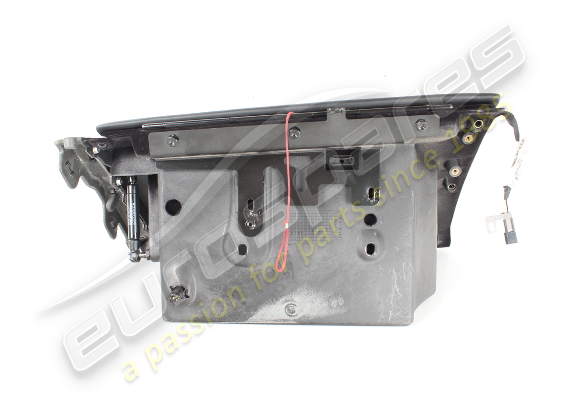 utilisé ferrari cubby. numéro de pièce 84151300 (2)