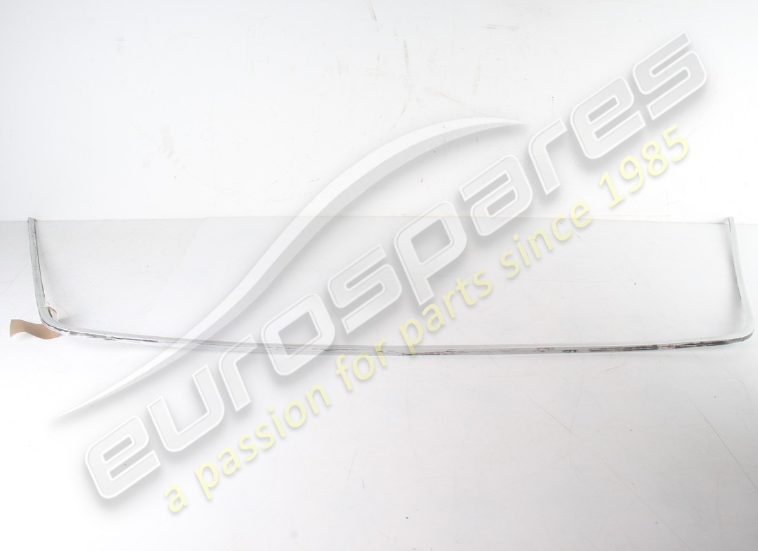 UTILISÉ FERRARI ENSEMBLE DE MOULURES DE PARE-BRISE 308GT4. NUMÉRO DE PIÈCE 40022204A (2) utilisé ferrari ensemble de moulures de pare-brise 308gt4. numéro de pièce 40022204a (2)