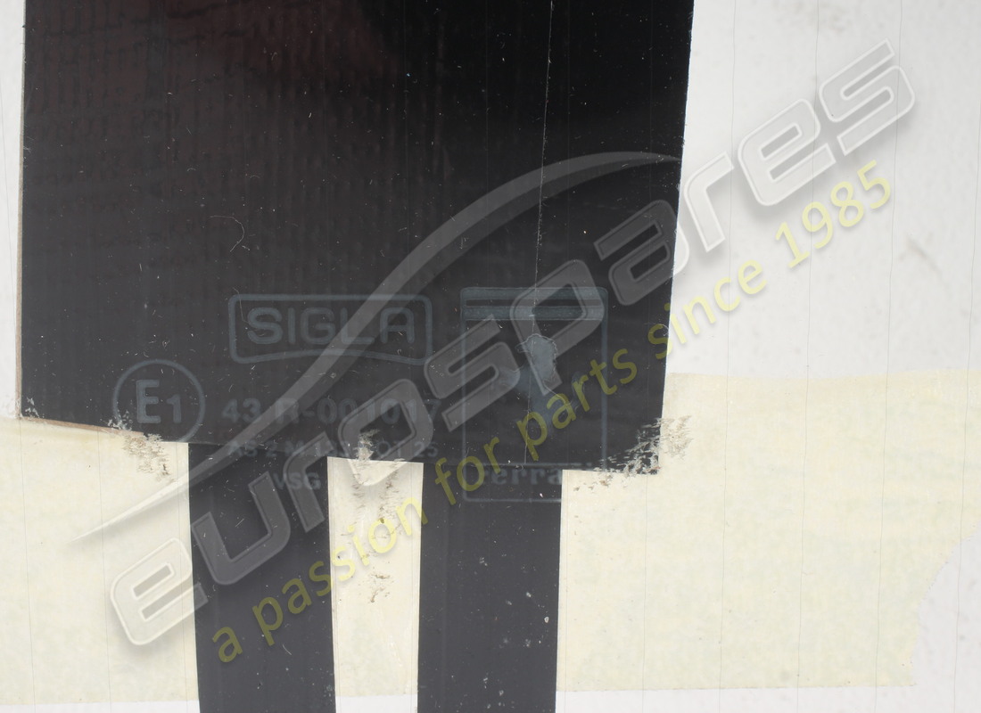 nouvelle vitre arrière eurospares. numéro de pièce 62080000 (4)