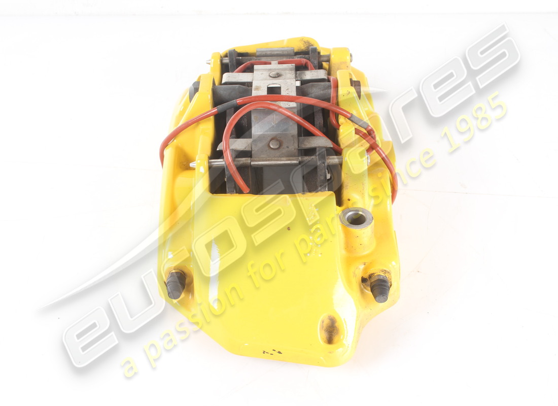 UTILISÉ FERRARI ÉTRIER AVANT DROIT AVEC PLAQUETTES. NUMÉRO DE PIÈCE 315568 (2) utilisé ferrari étrier avant droit avec plaquettes. numéro de pièce 315568 (2)