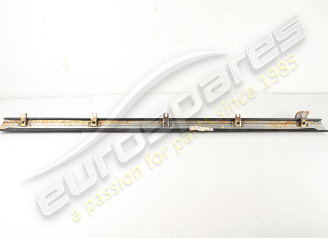 UTILISÉ Ferrari GARNITURE EN NOIR VM8500 . NUMÉRO DE PIÈCE 65122400 (1)