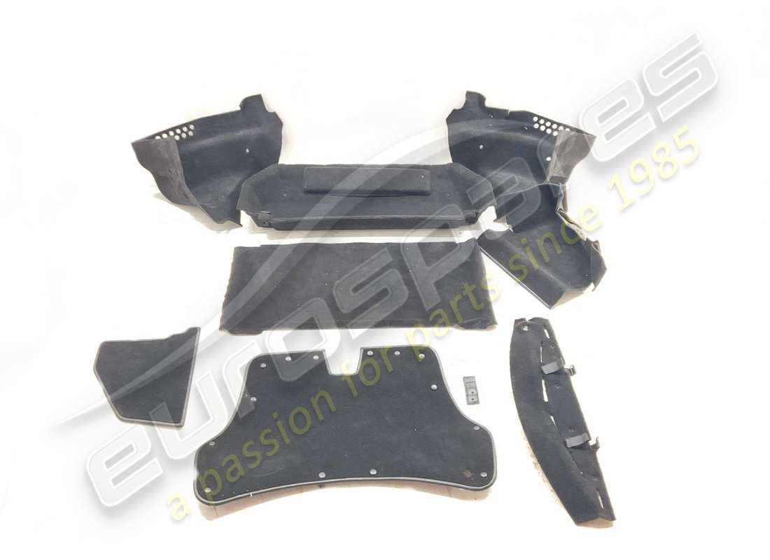 Eurospares TAPIS DE GARNITURE DE COFFRE À BAGAGES UTILISÉ. NUMÉRO DE PIÈCE EAP1404976 (1)