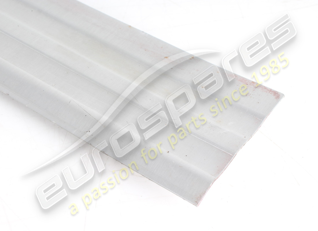 ferrari bande de coup de porte utilisée. numéro de pièce 60116704 (2)