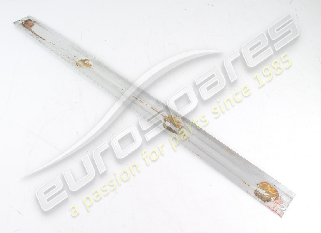 ferrari bande de coup de porte utilisée. numéro de pièce 60116704 (3)