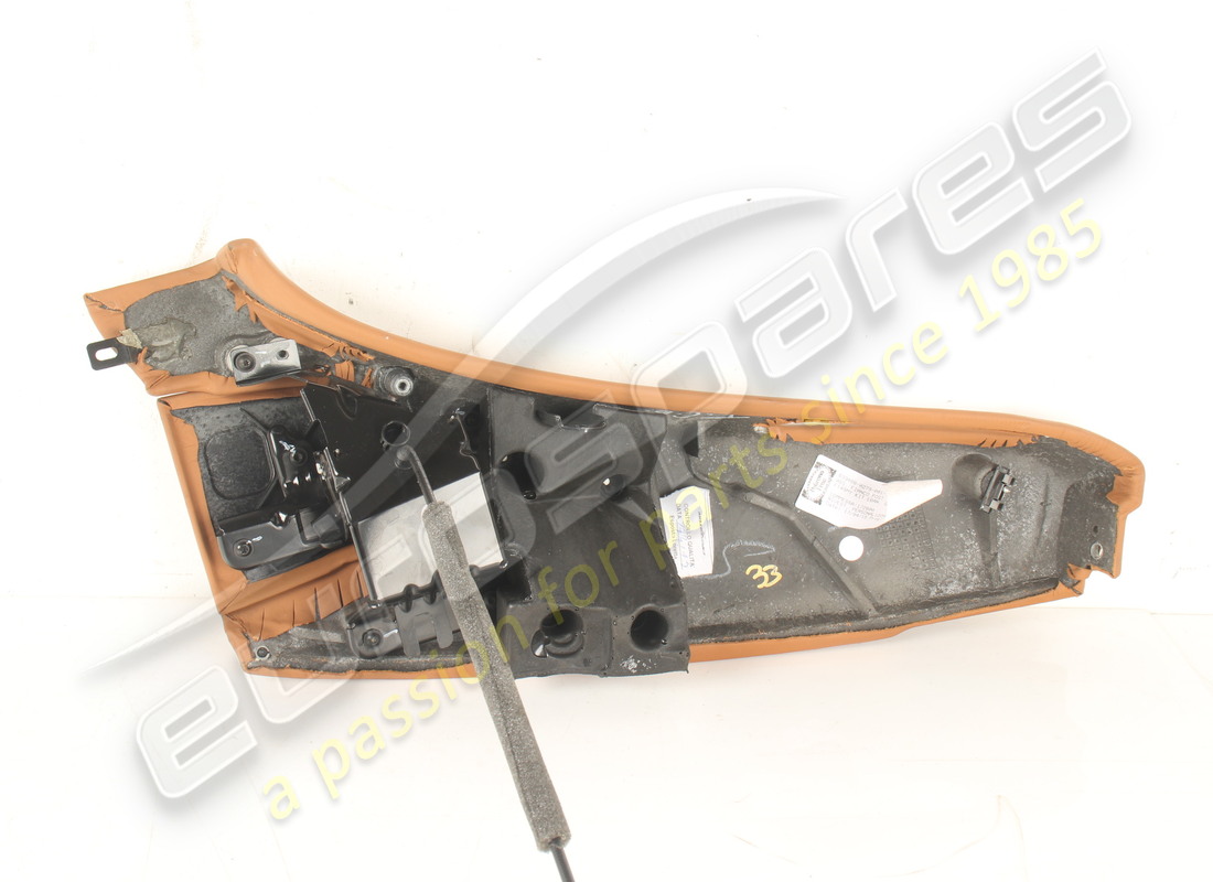 garniture arrière supérieure gauche d'occasion ferrari. numéro de pièce 86318329 (2)
