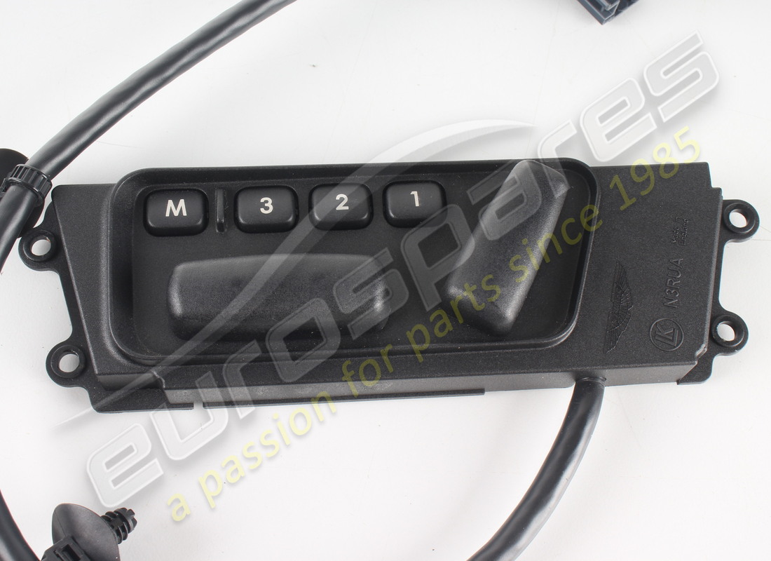 utilisé aston martin siege lhs adj sw mem. numéro de pièce 7g4314b709ac (2)