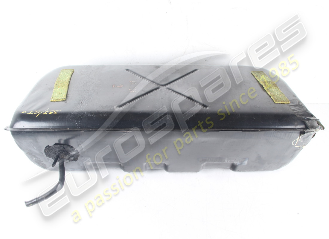réservoir de carburant maserati utilisé. numéro de pièce 379230006 (2)