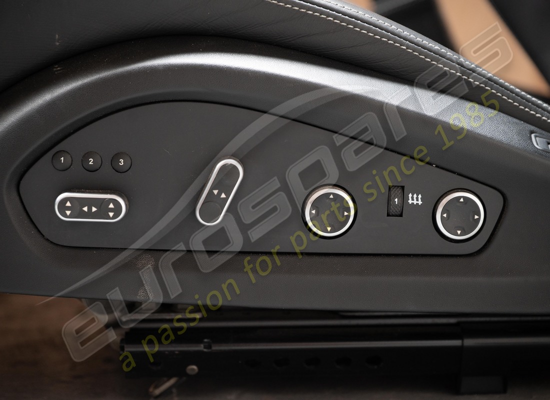 ENSEMBLE DE SIÈGES COMPLET D'OCCASION FERRARI. NUMÉRO DE PIÈCE EAP1558688 (10) ensemble de sièges complet d'occasion ferrari. numéro de pièce eap1558688 (10)