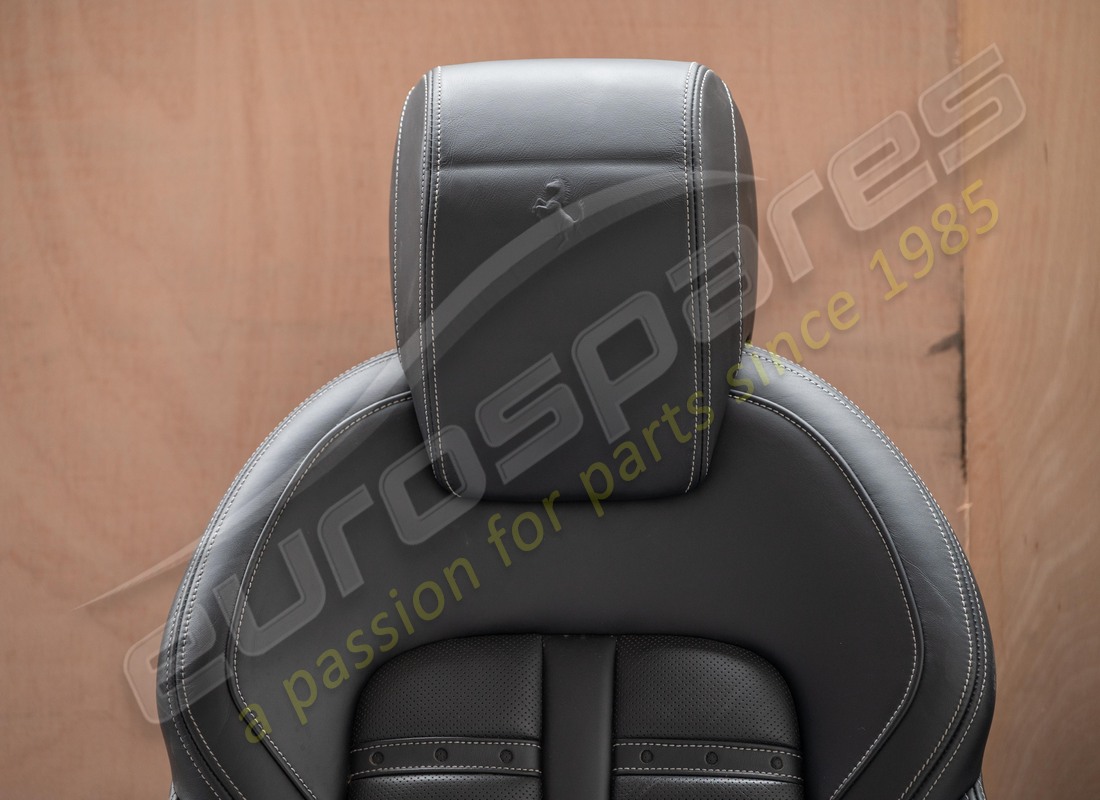 ENSEMBLE DE SIÈGES COMPLET D'OCCASION FERRARI. NUMÉRO DE PIÈCE EAP1558688 (2) ensemble de sièges complet d'occasion ferrari. numéro de pièce eap1558688 (2)