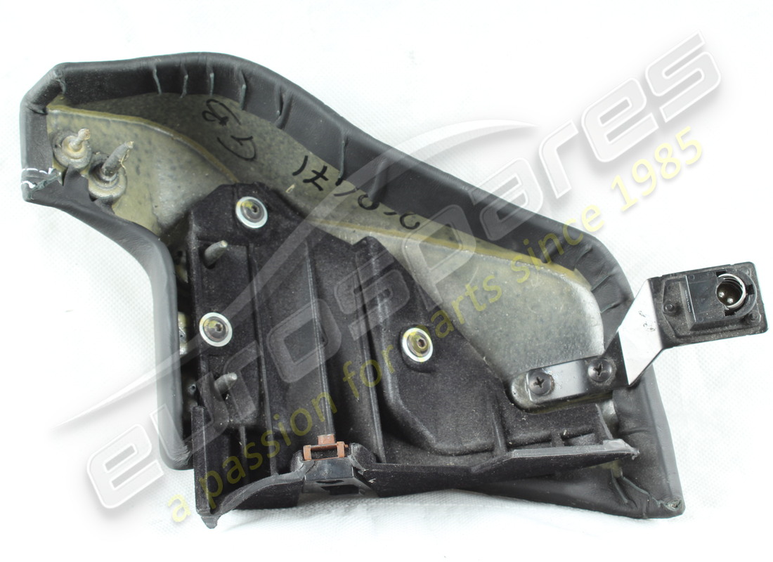utilisé ferrari panneau inférieur gauche. numéro de pièce 82760400 (2)