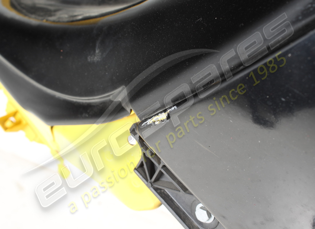 utilisé ferrari flancs gauche. numéro de pièce 88331900 (3)
