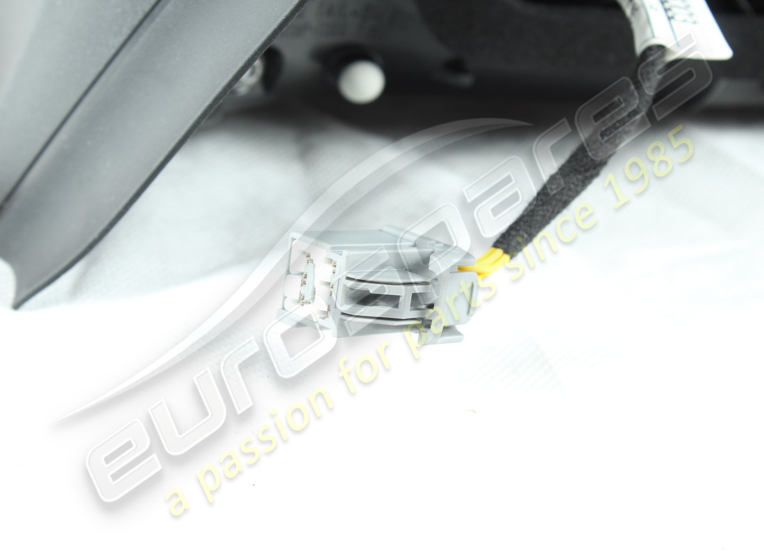 nouveau feu arrière gauche fixe maserati. numéro de pièce 670106237 (3)