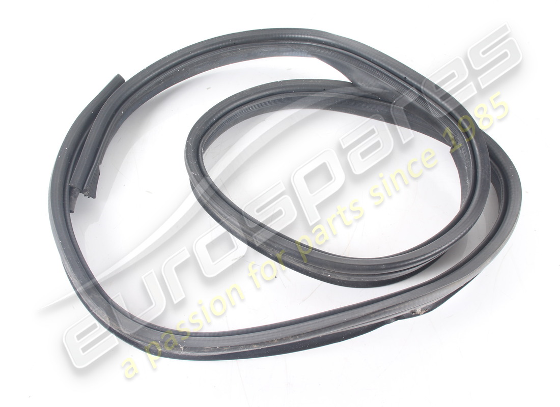 JOINT DE COFFRE À BAGAGES D'OCCASION Maserati. NUMÉRO DE PIÈCE 68084300 (1)