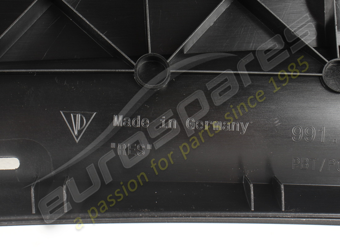 nouveau spoiler porsche. numéro de pièce 99150420503 (7)