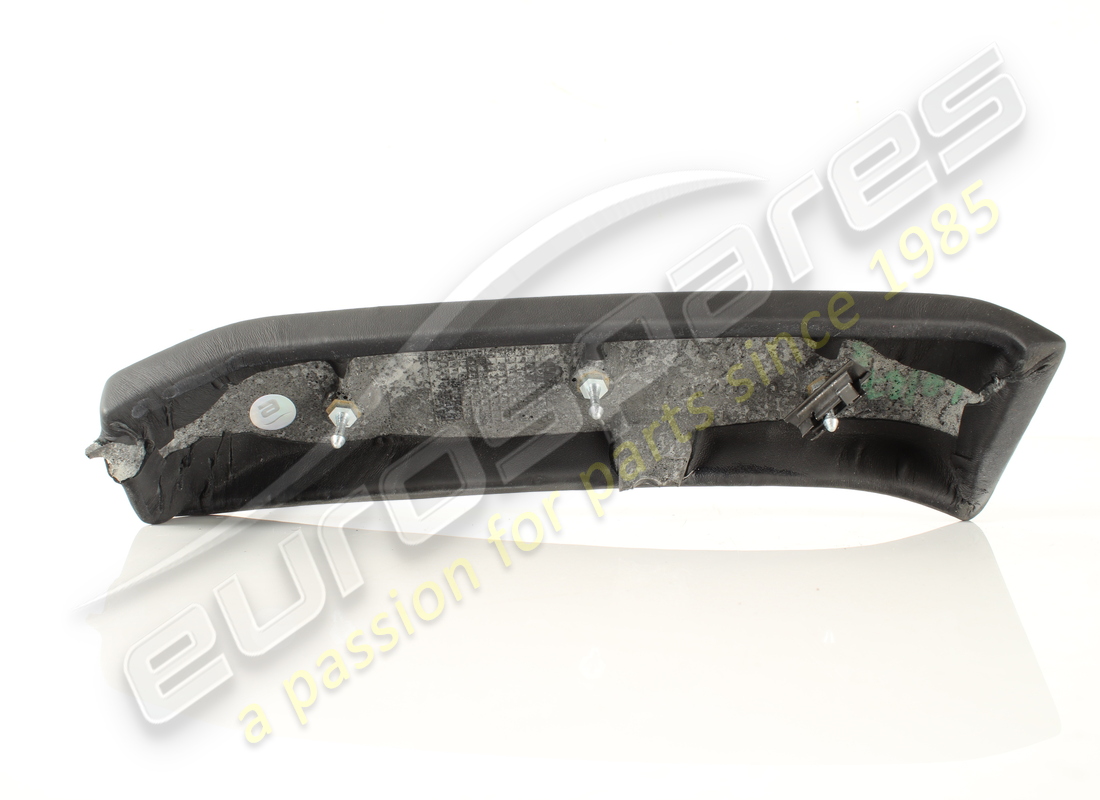 garniture de boîte à gants droit endommagée ferrari. numéro de pièce 839403.. (2)
