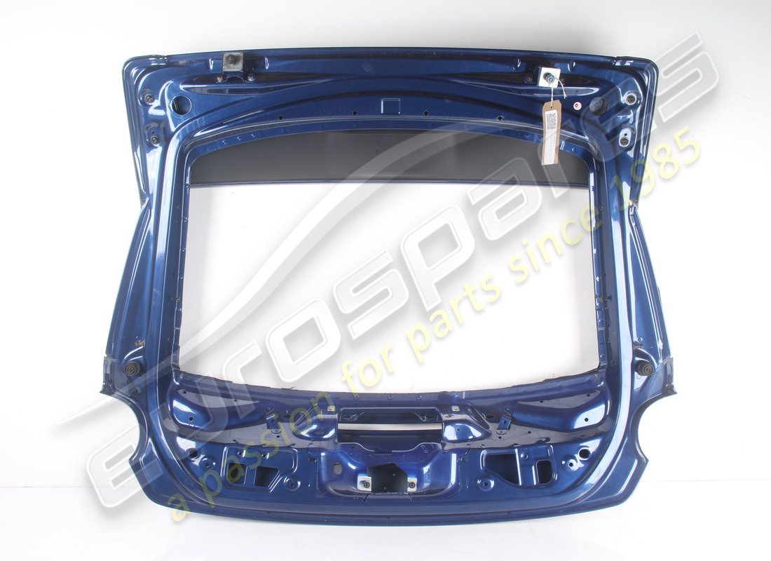 HAYON EMBOUTI COMPLET D'OCCASION FERRARI. NUMÉRO DE PIÈCE 87781611 (2) hayon embouti complet d'occasion ferrari. numéro de pièce 87781611 (2)