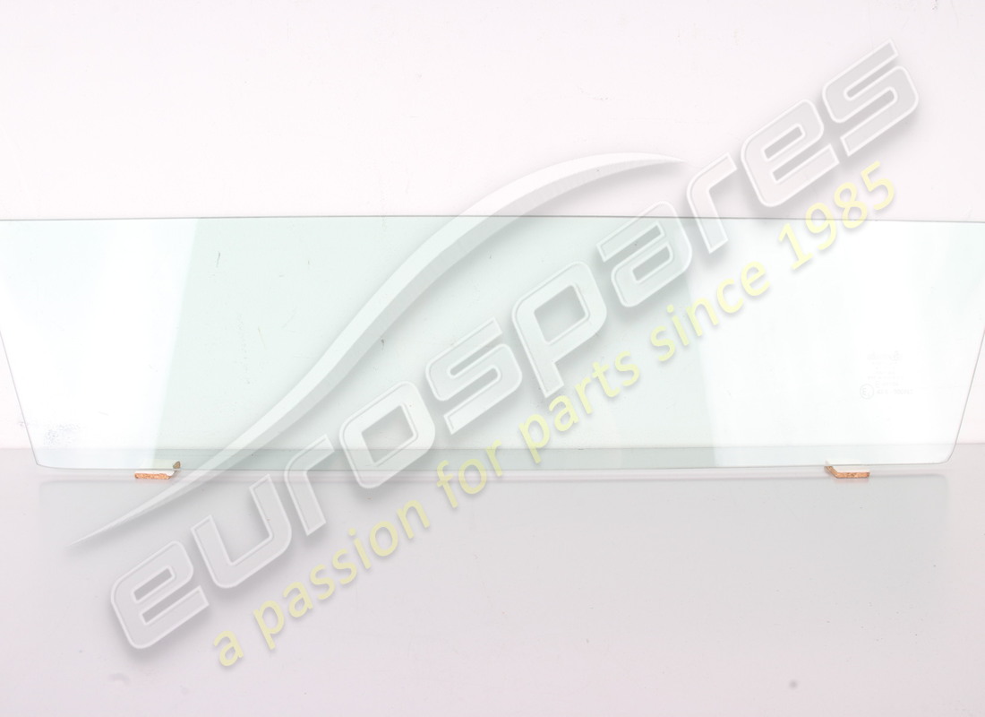 nouveau oem passassemblycomp. lunette arrière inférieure. référence 007018001 (1)