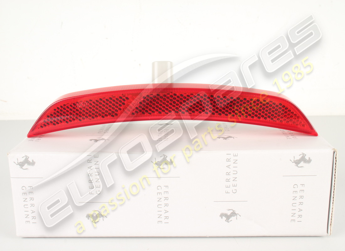 new ferrari lh rear side marker. part number 87329700 (1)