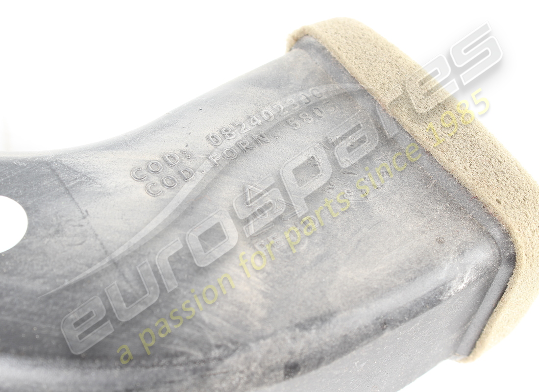 conduit d'air inférieur de ferrari utilisé pour le tableau de bord. numéro de pièce 82402200 (2)