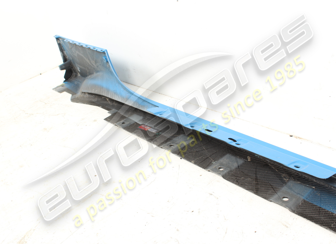 utilisé ferrari garniture sous-porte gauche complète. numéro de pièce 766055 (3)