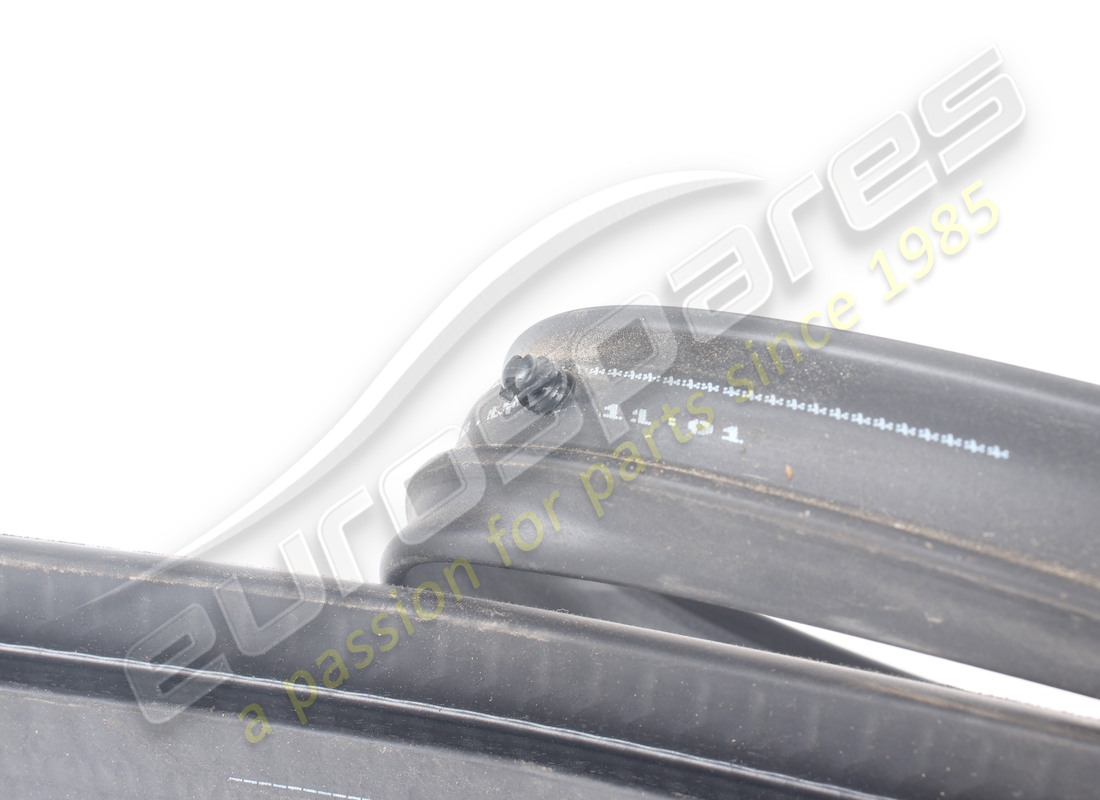 grattoir de fenêtre interne gauche d'occasion ferrari s. numéro de pièce 86871600 (3)