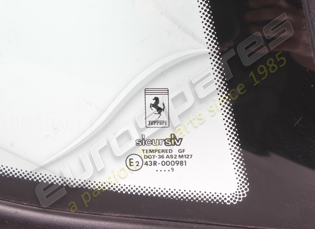 vitre côté arrière droite ferrari utilisée. numéro de pièce 65645200 (2)