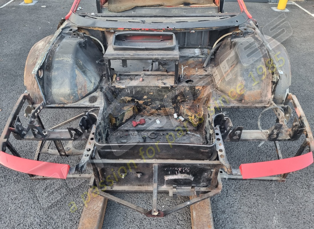 UTILISÉ Eurospares Ferrari CHÂSSIS AVANT COMPLET TESTAROSSA LHD . NUMÉRO DE PIÈCE EAP1390093 (1)
