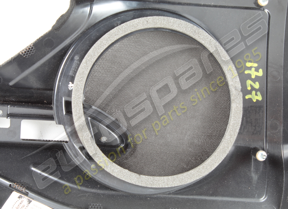 SUPPORT DE GRILLE DE WOOFER DROIT COMPLET D'OCCASION FERRARI. NUMÉRO DE PIÈCE 976366 (4) support de grille de woofer droit complet d'occasion ferrari. numéro de pièce 976366 (4)