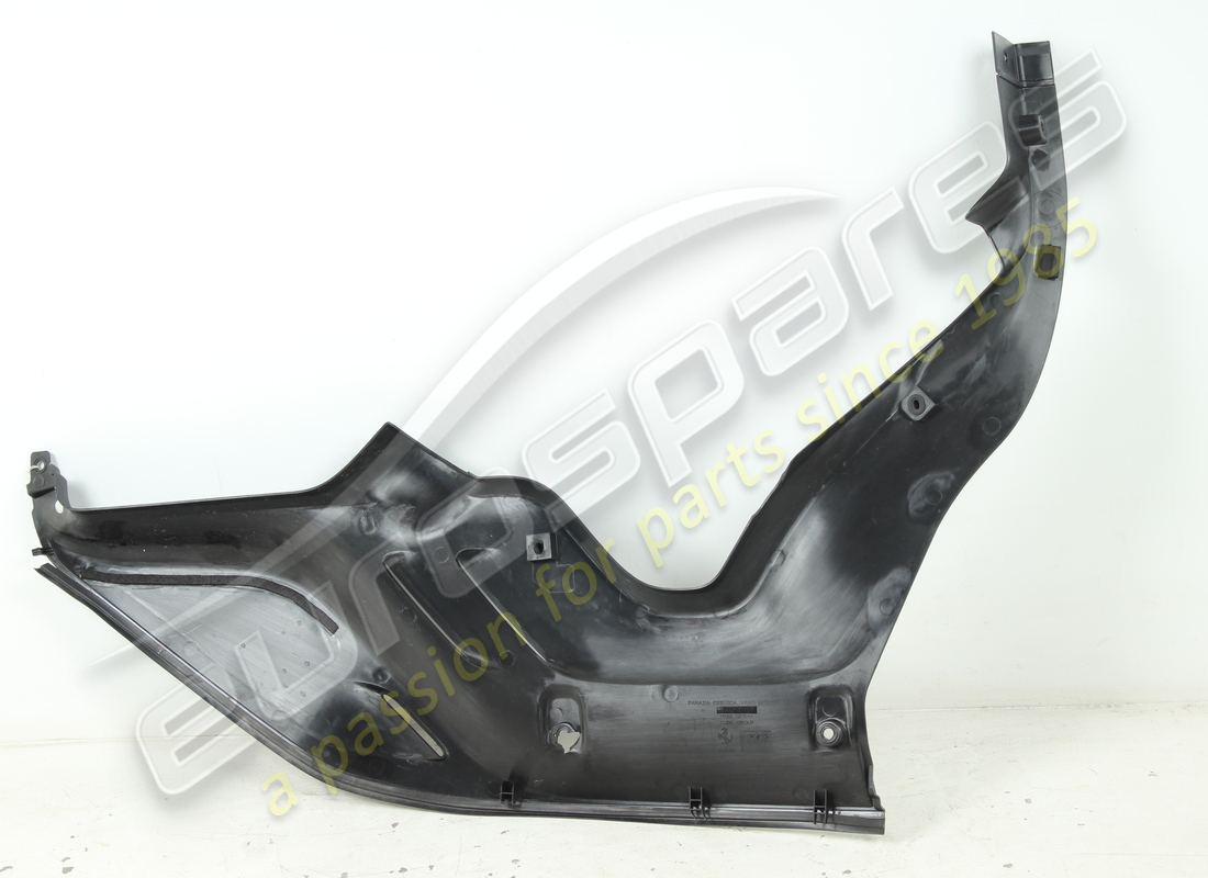 compartiment moteur droit complet ferrari endommagé. numéro de pièce 818111 (2)