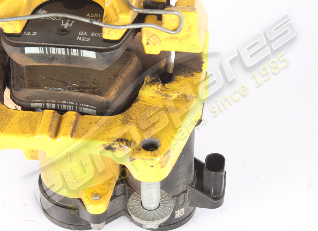 étrier arrière droit jaune d'occasion maserati. numéro de pièce 673013278 (3)