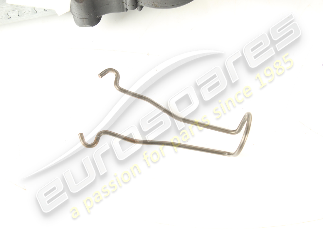 structure du dossier de siège avant droit d'occasion maserati. référence 980139479 (3)