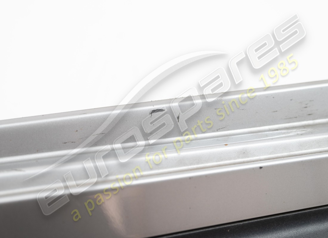 JUPE LATÉRALE DROITE D'OCCASION MASERATI (APPRÊT). RÉFÉRENCE 673000022 (6) jupe latérale droite d'occasion maserati (apprêt). référence 673000022 (6)