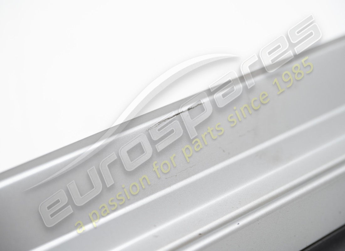 JUPE LATÉRALE DROITE D'OCCASION MASERATI (APPRÊT). RÉFÉRENCE 673000022 (7) jupe latérale droite d'occasion maserati (apprêt). référence 673000022 (7)