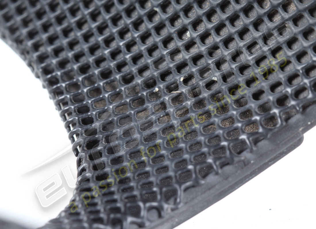 USED FERRARI COMPLETE LH TAIL LIGHT GRILLE. PART NUMBER 87920900 (3) used ferrari complete lh tail light grille. part number 87920900 (3)