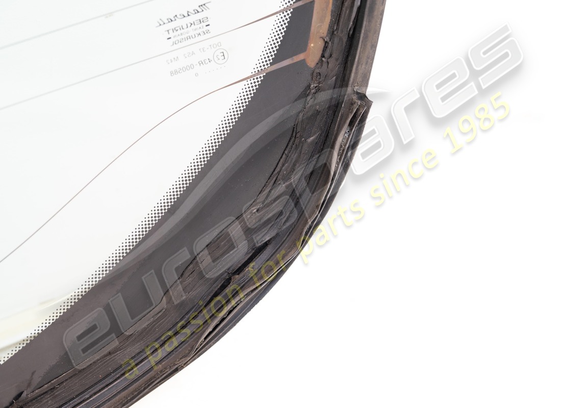 UTILISÉ MASERATI FENÊTRE ARRIÈRE. NUMÉRO DE PIÈCE 387700600 (7) utilisé maserati fenêtre arrière. numéro de pièce 387700600 (7)