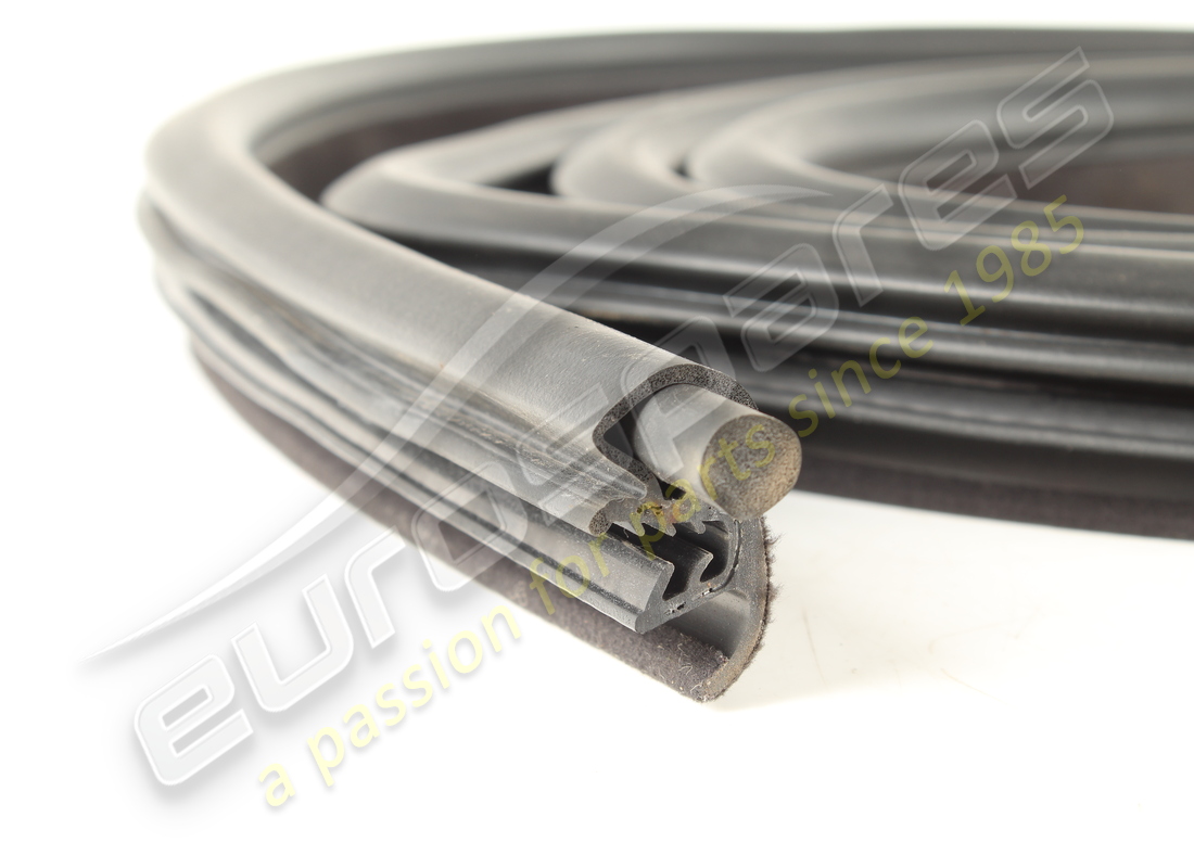 used maserati front rh door ring gasket. part number 67475400 (1)